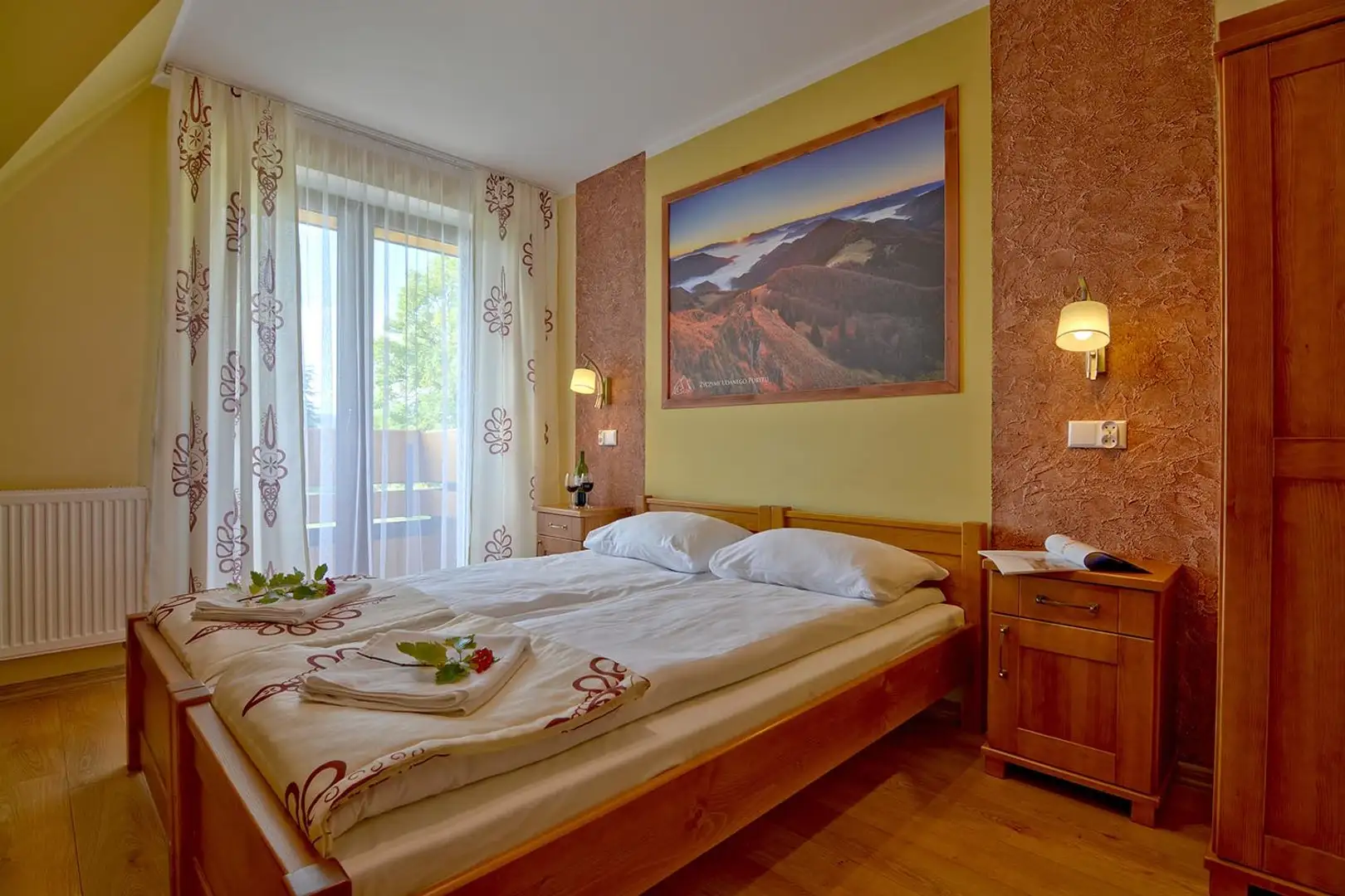 Habitación doble Confort/Balcón con baño privado y vistas a las montañas